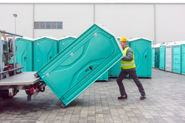 Porta potty delivery and setup in Leetonia, OH